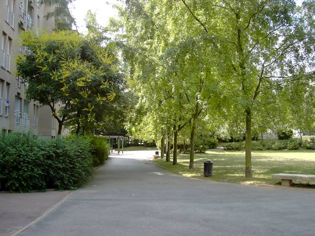 Allée Claude Bernard