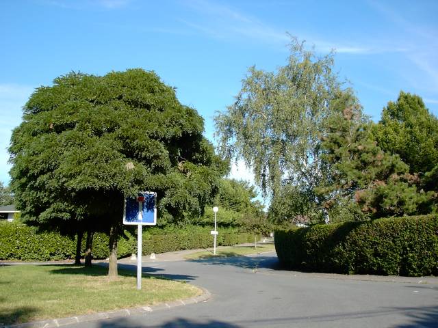 Entre de la rsidence le champ pommiers